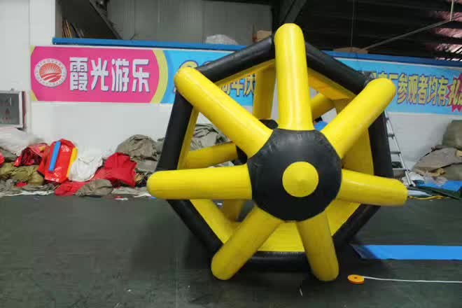 黔东南充气水上滚筒球